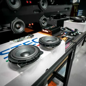 A new BMW sound system in all models from 2020 up, whether it is the basic version or the S0676 HiFi, it is no longer upgradeable with the conventional Plug ‘n Play solution MATCH UP 7BMW. That is because the new models are made a certain way which is commonly called as the RAM setup, (Radio-Amplifier Module). It means the OEM Amplifier is no longer removable as the head unit will not function without it.  New Setup:  MATCH UP 7DSP – PnP DSP amplifier STEG BM45C – Direct fit speakers in the front STEG BM8 –