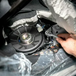 A new BMW sound system in all models from 2020 up, whether it is the basic version or the S0676 HiFi, it is no longer upgradeable with the conventional Plug ‘n Play solution MATCH UP 7BMW. That is because the new models are made a certain way which is commonly called as the RAM setup, (Radio-Amplifier Module). It means the OEM Amplifier is no longer removable as the head unit will not function without it.  New Setup:  MATCH UP 7DSP – PnP DSP amplifier STEG BM45C – Direct fit speakers in the front STEG BM8 –