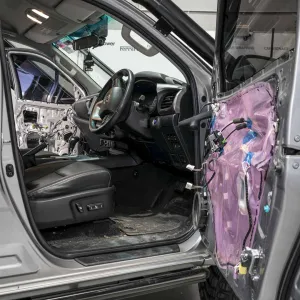 Toyota Hilux subwoofer