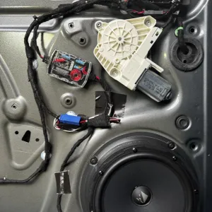 Audi Q3 2017 - Sound System  - Helix Ci3 8 inch