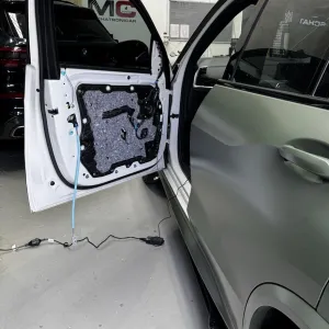 BMW X5 G05 HiFi xDrive30d match speakers